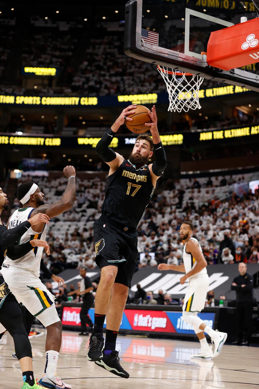 四川队逆转尼克斯，戈贝尔扛起全队