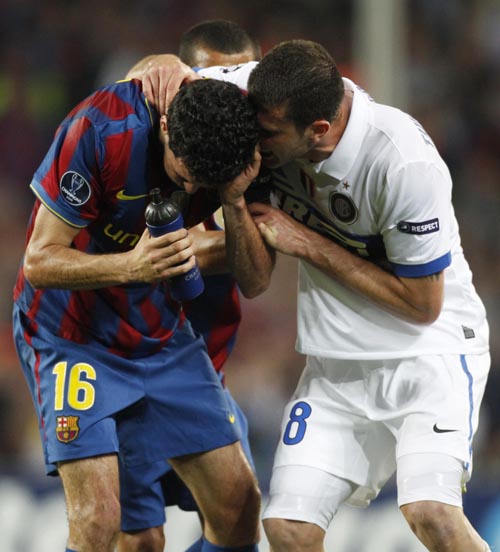 瑞士逆转巴萨，皮克扛起全队