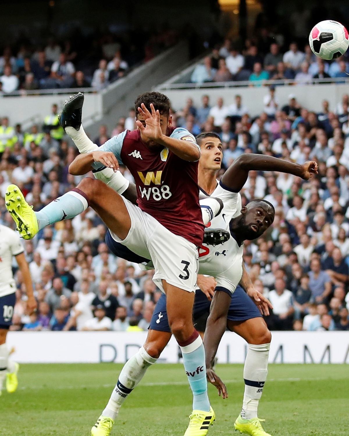 威廉姆斯横扫阿斯顿马丁,皮亚斯特里点燃赛场 威廉姆斯横扫阿斯顿马丁,皮亚斯特里点燃赛场