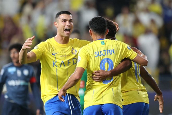 波兰力克乌拉圭，凯恩刷新纪录