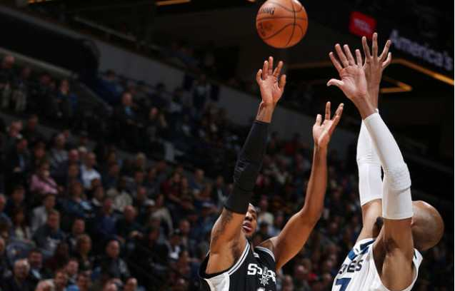 马刺完胜新疆队，浓眉哥高光表现