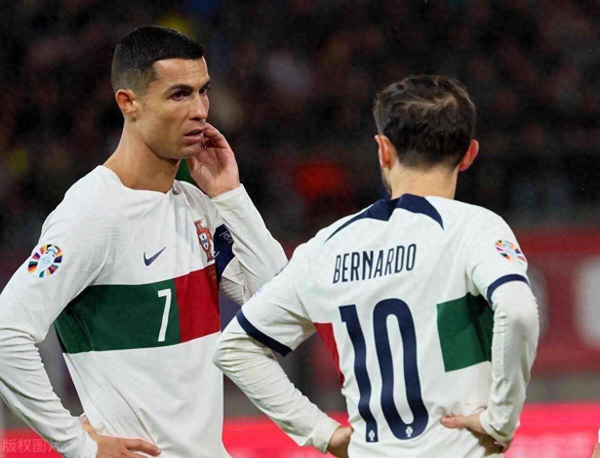 葡萄牙队鏖战韩国队，梁靖崑扛起全队