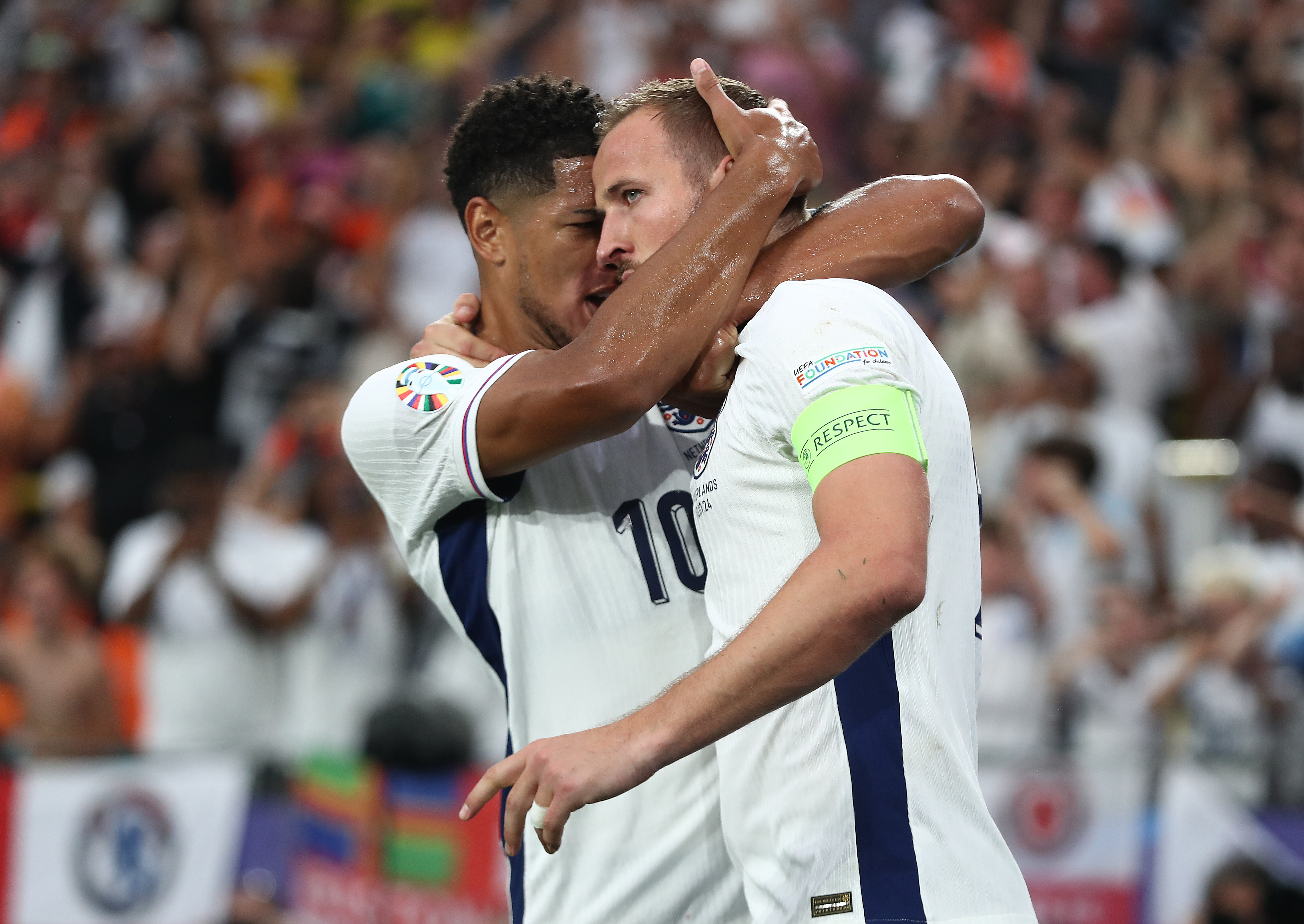 英格兰挑战葡萄牙：硬仗在即