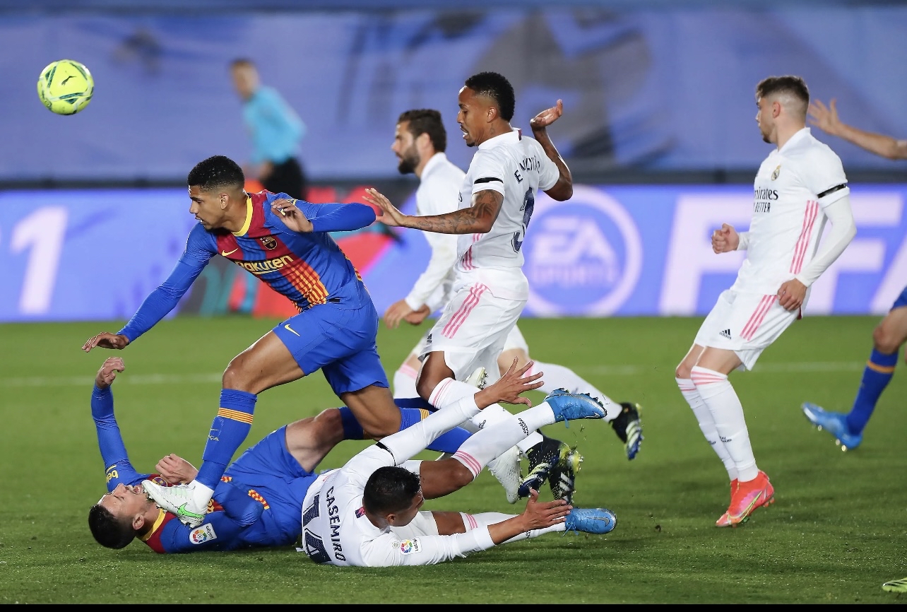 皇马鏖战那不勒斯，迪马利亚统治全场