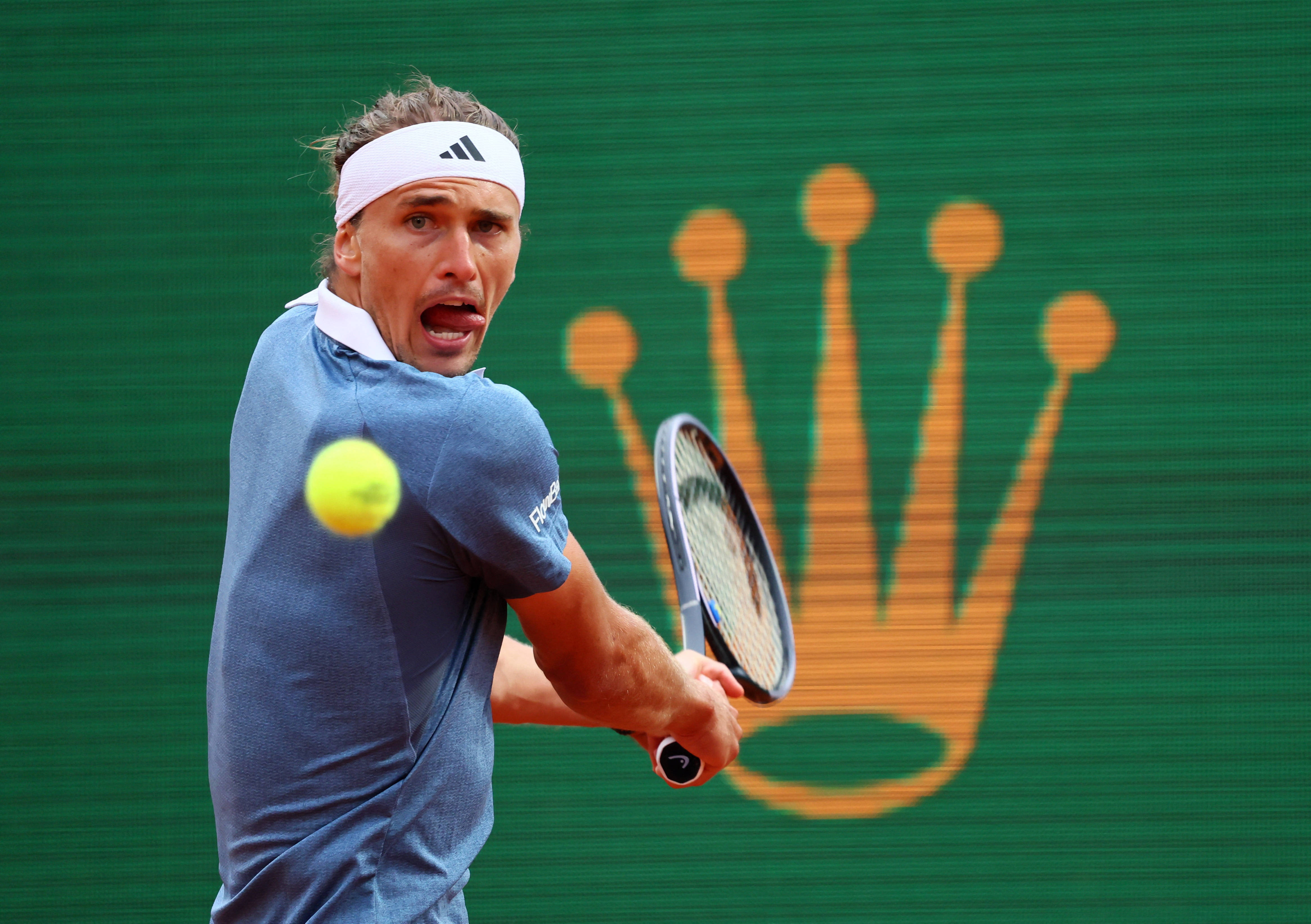 西班牙网球队险胜意大利网球队,兹维列夫爆发神勇 西班牙网球队险胜意大利网球队,兹维列夫爆发神勇