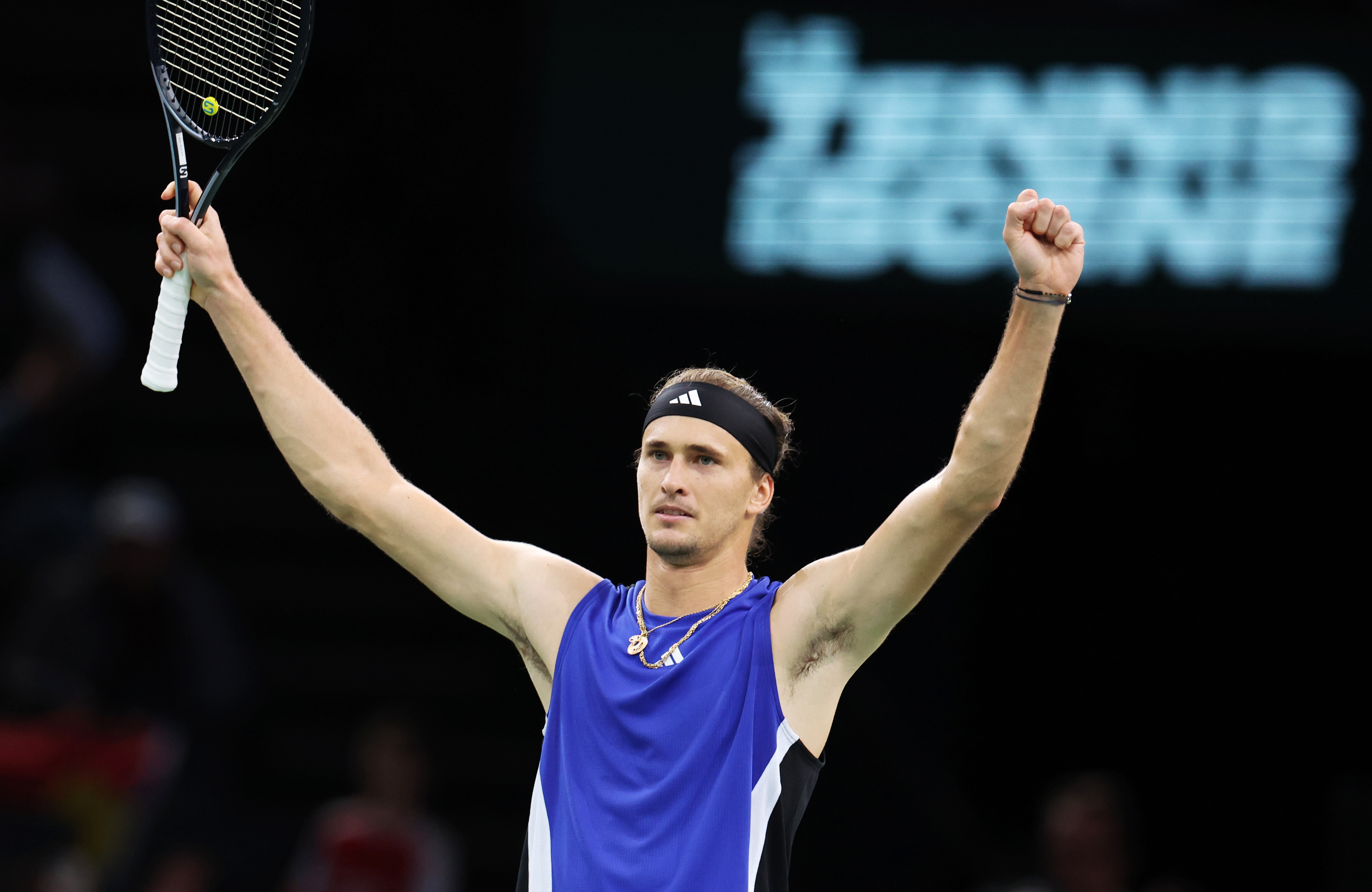 西班牙网球队险胜意大利网球队,兹维列夫爆发神勇 西班牙网球队险胜意大利网球队,兹维列夫爆发神勇