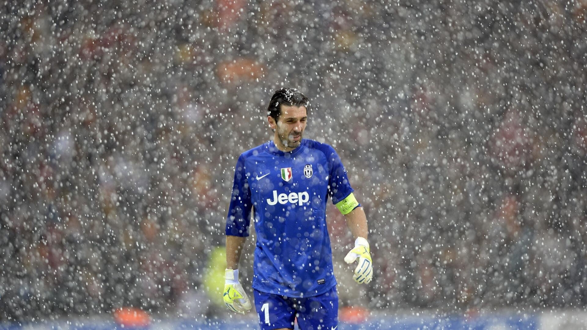 舞台越大,爱德华兹越强!广东队战术智慧能否冲垮雄鹿体系?